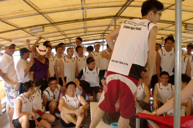 dragon_boat_team_20110818_1824282828