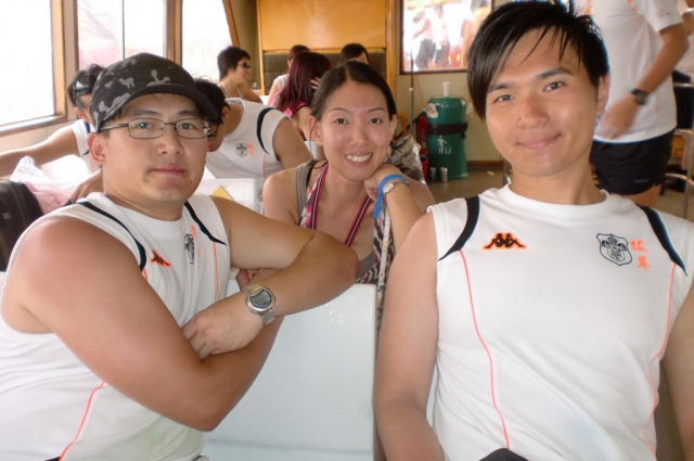 dragon_boat_team_20110818_1923453012